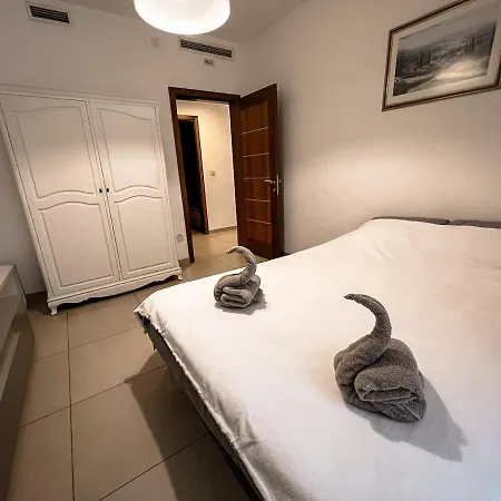 Seafront With A View Of Valletta Apartment