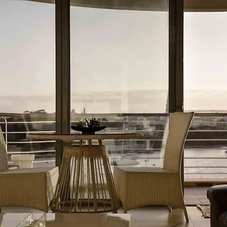 Seafront With A View Of Valletta Apartment *